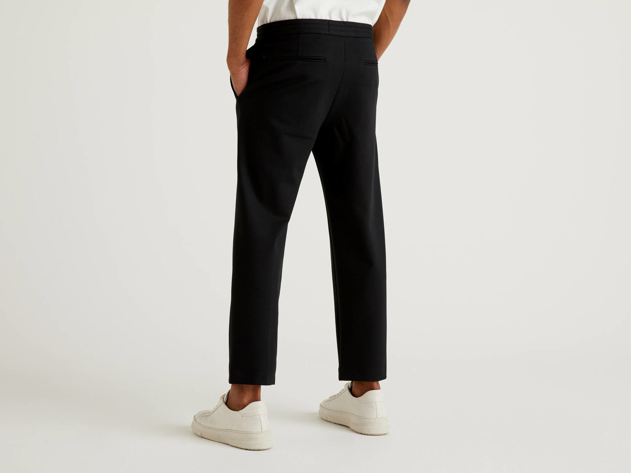 Trousers with drawstring Men image number 2